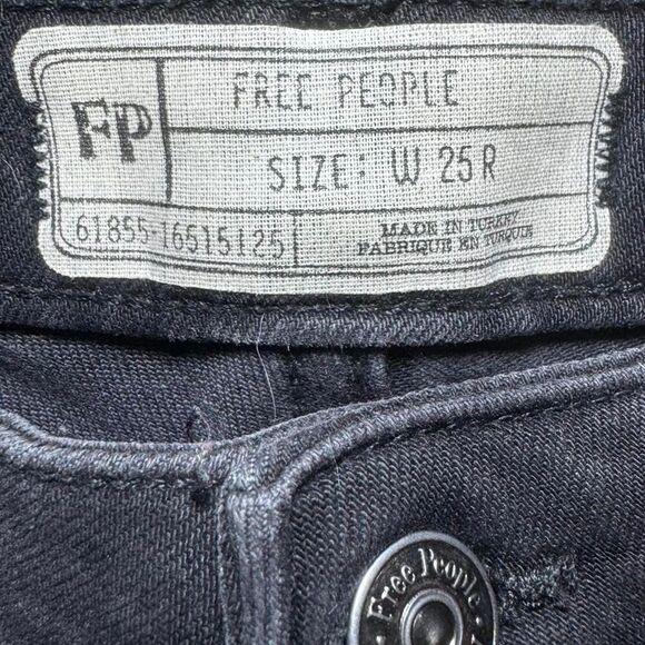 Free People Womens Black Wash Denim Flare Crop Raw Hem Mid Rise Jeans Sz 25R - Picture 3 of 5